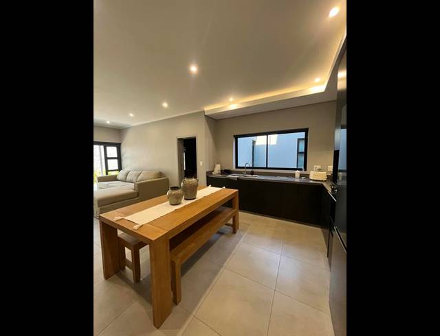 2 BEDROOM APARTMENT FOR SALE IN MENLO PARK